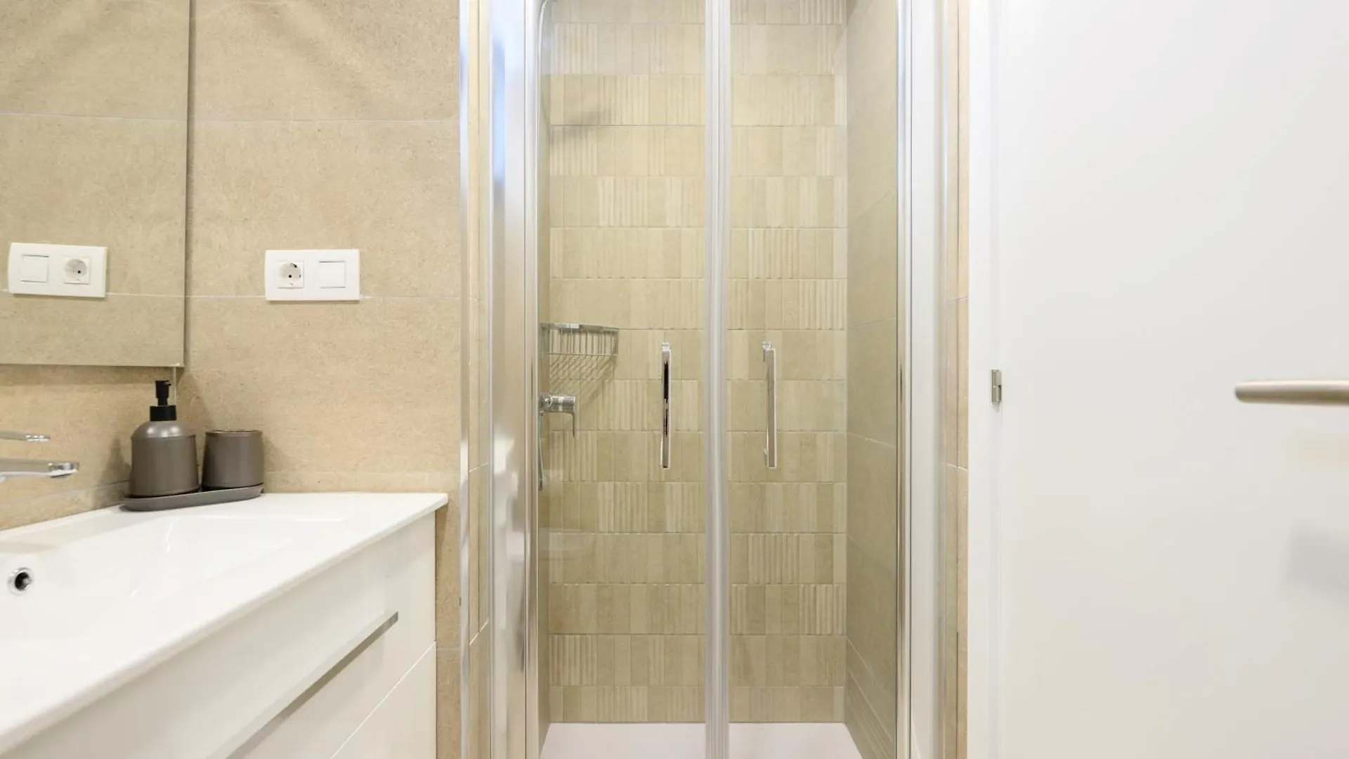 Brand New 2Br With Auto Check-In Apartment Las Palmas de Gran Canaria Spain