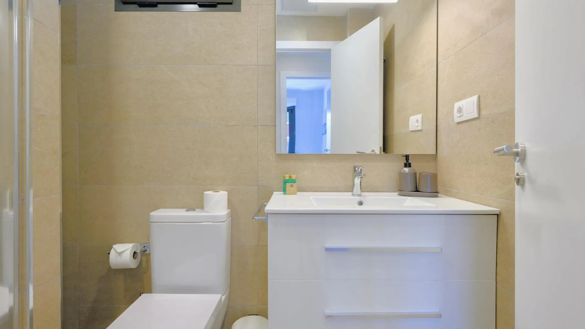 Brand New 2Br With Auto Check-In Apartment Las Palmas de Gran Canaria